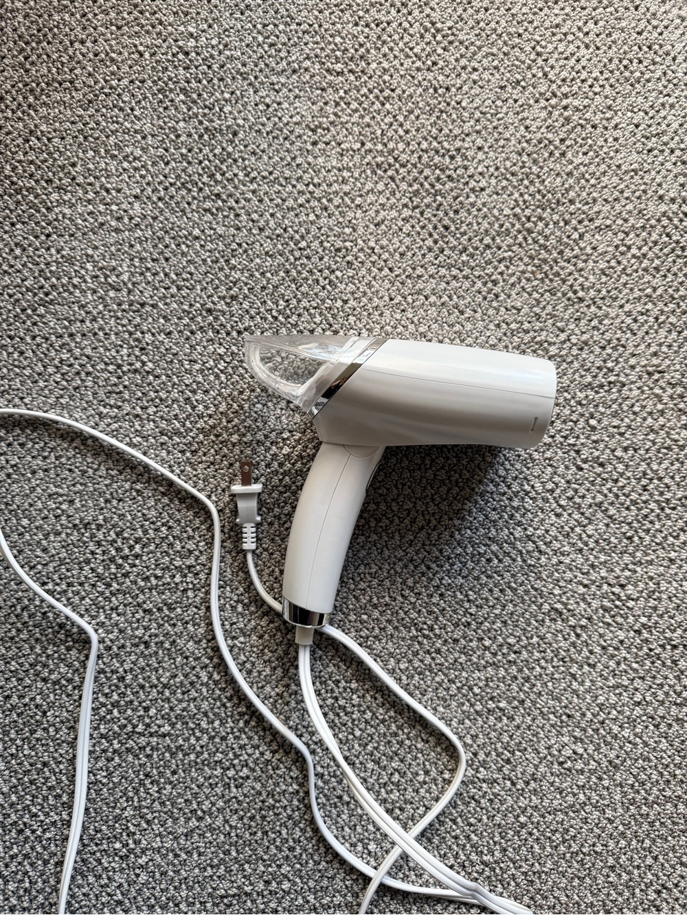 Clothes steamer